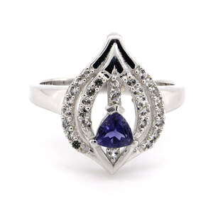 Серебряное кольцо 925 пробы 3,14 г с танзанийским иолитом и белыми топазами с США 0,4 карат