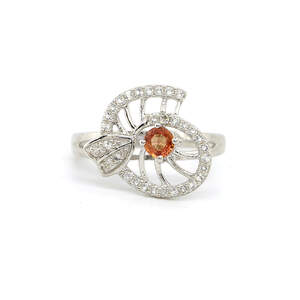 Серебряное кольцо 925 пробы 3,15 гр. с мадагаскарским сапфиром класса AAAA и топазами 0,61 карат