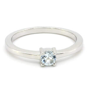 Срібна каблучка 925 проби 2,16 г з кенійським аквамарином 0,23 карат Срібна каблучка 925 проби 2,16 г з кенійським аквамарином 0,23 карат