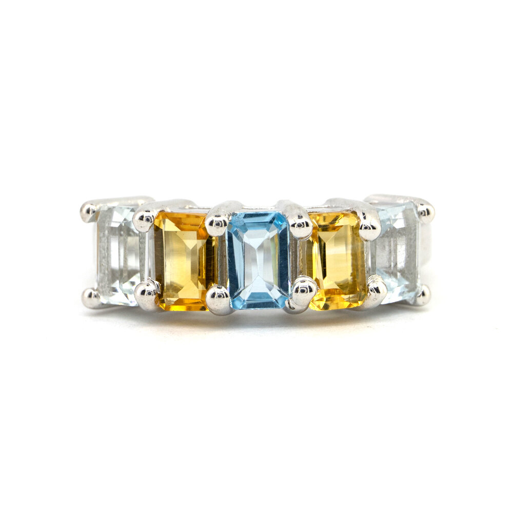 Серебряное кольцо 925 пробы 5,22 г с бразильским аметистом, швейцарским топазом, цитрином из США, Мадейра цитрином из Мадагаскара 2,25 карат Серебряное кольцо 925 пробы 5,22 г с бразильским аметистом, швейцарским топазом, цитрином из США, Мадейра цитрином из Мадагаскара 2,25 карат