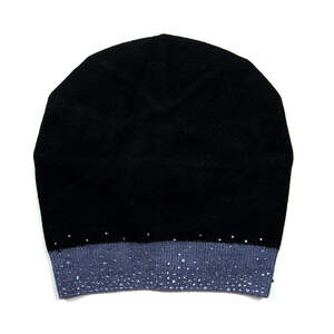 Жіноча шапка стилю Casual у кольоровій комбінації: чорного та синього з кристалами
