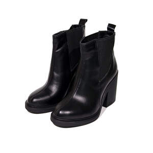 Ботинки женские, черного цвета из натуральной кожи на каблуке (9 см)