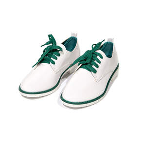 Женские туфли с эко-кожи белого цвета Женские туфли с эко-кожи белого цвета