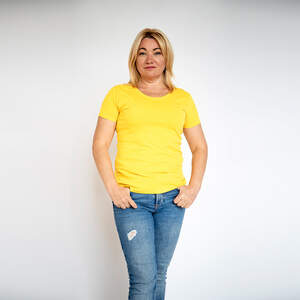 Женская футболка солнечно-желтого цвета