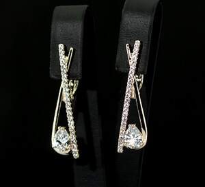 Серьги в позолоте з цирконами Серьги в позолоте з цирконами