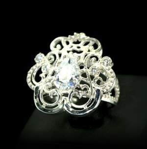 Серебряное кольцо 925 пробы 5.63 г с белыми цирконами 2,95 карат Серебряное кольцо 925 пробы 5.63 г с белыми цирконами 2,95 карат