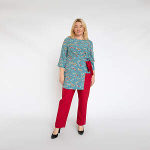Костюм-блуза у квітковий принт и брюки красного цвета