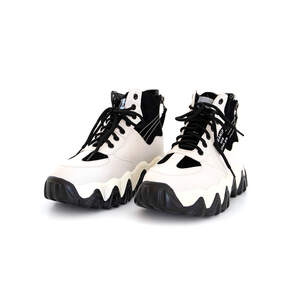 Женские кроссовки 