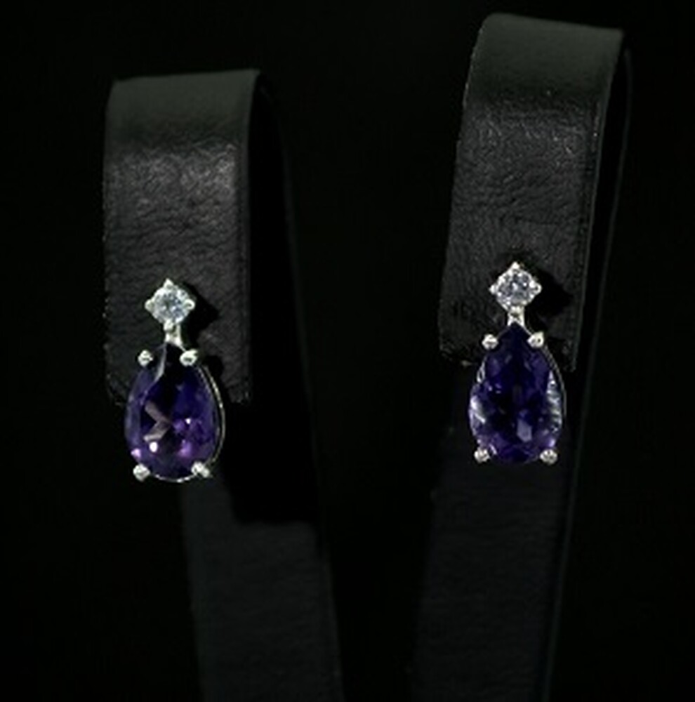 Серебряные серьги 925 пробы 3,18 г с бразильскими Аметистами и фианитами 2,29 карат Серебряные серьги 925 пробы 3,18 г с бразильскими Аметистами и фианитами 2,29 карат