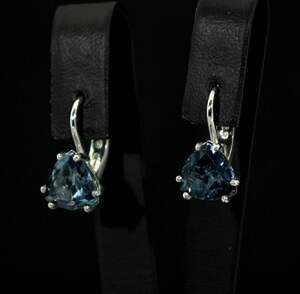 Серебряные серьги 925 пробы 4,26 г с Топазами Лондон Блу 5,5 карат Серебряные серьги 925 пробы 4,26 г с Топазами Лондон Блу 5,5 карат