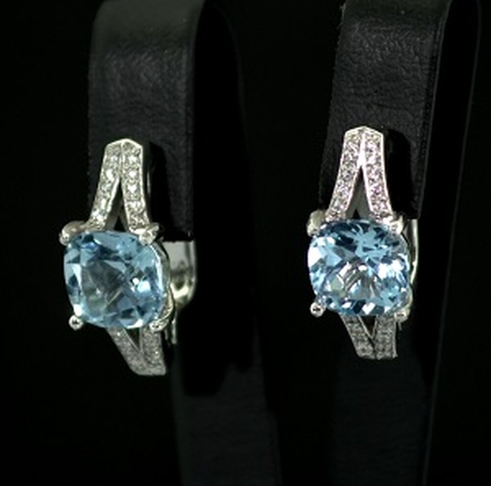 Серебряные серьги 925 пробы 8,36 г с голубыми Топазами и фианитами 7,87 карат Серебряные серьги 925 пробы 8,36 г с голубыми Топазами и фианитами 7,87 карат