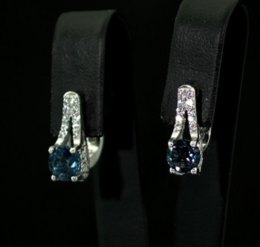 Срібні сережки 925 проби 3,69 г з Топазами Лондон Блу та фіанітами 2,43 карат Срібні сережки 925 проби 3,69 г з Топазами Лондон Блу та фіанітами 2,43 карат