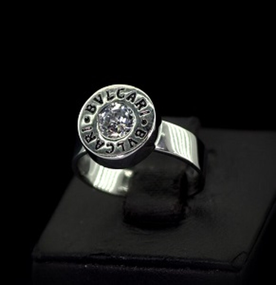 Серебряное кольцо 925 пробы 4,97 г с белым цирконом та эмалью 1,5 карат, репліка Bvlgari