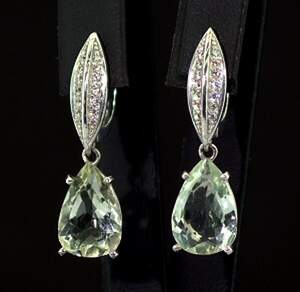 Серебряные серьги 925 пробы 6,84 г с зелеными Кварцами и фианитами 10,55 карат Серебряные серьги 925 пробы 6,84 г с зелеными Кварцами и фианитами 10,55 карат