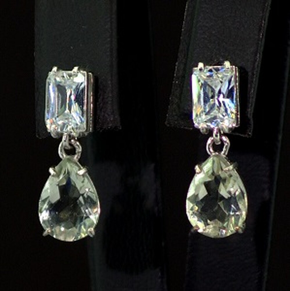 Серебряные серьги 925 пробы 4,09 г с зелеными Кварцами и фианитами 6,8 карат Серебряные серьги 925 пробы 4,09 г с зелеными Кварцами и фианитами 6,8 карат