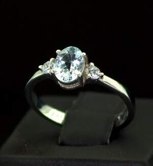 Серебряное кольцо 925 пробы 2,07 г с блактиним Топазом и фианитами 1,14 карат Серебряное кольцо 925 пробы 2,07 г с блактиним Топазом и фианитами 1,14 карат