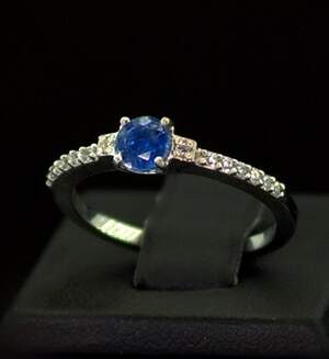 Серебряное кольцо 925 пробы 2,16 г с Кіанітом и фианитами 0,84 карат Серебряное кольцо 925 пробы 2,16 г с Кіанітом и фианитами 0,84 карат