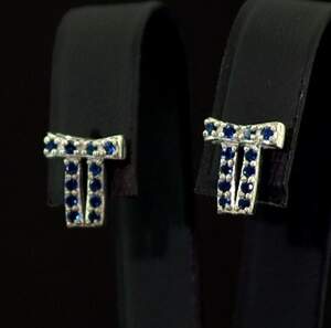 Серебряные серьги 925 пробы 1,85 гр. с голубыми шри-ланкийскими Сапфирами класса АААА и топазами из США 0,25 карат Серебряные серьги 925 пробы 1,85 гр. с голубыми шри-ланкийскими Сапфирами класса АААА и топазами из США 0,25 карат