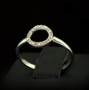 Серебряное кольцо 925 пробы 1,06 г с Діамантами Кр 57 4/5 0.11 карат Серебряное кольцо 925 пробы 1,06 г с Діамантами Кр 57 4/5 0.11 карат