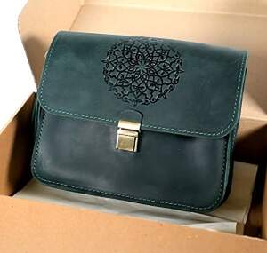 Жіноча сумка Blanknote из натуральной кожи зеленого цвета