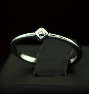 Серебряное кольцо 925 пробы 1,04 г с Діамантом Кр 57 D/VVS1 0,01 карат