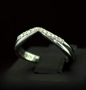 Серебряное кольцо 925 пробы 2,1 г с Діамантами Кр 57 D/VVS1 0,04 карат