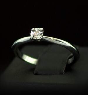 Серебряное кольцо 925 пробы 1,4 г с Діамантом Кр 57 D/VVS1 0,01 карат