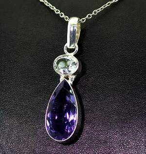 Підвіска у срібному покритті з Аметистами 7.05 карат Підвіска у срібному покритті з Аметистами 7.05 карат