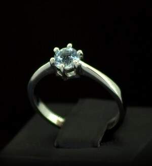 Срібна каблучка 925 проби 1,91 г з блакитним Топазом 0,62 карат Срібна каблучка 925 проби 1,91 г з блакитним Топазом 0,62 карат