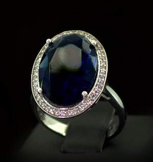 Серебряное кольцо 925 пробы 5,91 г с Лінде Танзанітом и цирконами 6,1 карат Серебряное кольцо 925 пробы 5,91 г с Лінде Танзанітом и цирконами 6,1 карат