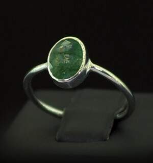 Серебряное кольцо 925 пробы 1,51 г со Смарагдом класса АААА 1,4 карат