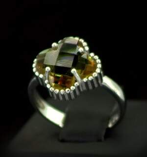 Серебряное кольцо 925 пробы 3,51 г с турецким Султанітом класса АААА 3,25 карат Серебряное кольцо 925 пробы 3,51 г с турецким Султанітом класса АААА 3,25 карат