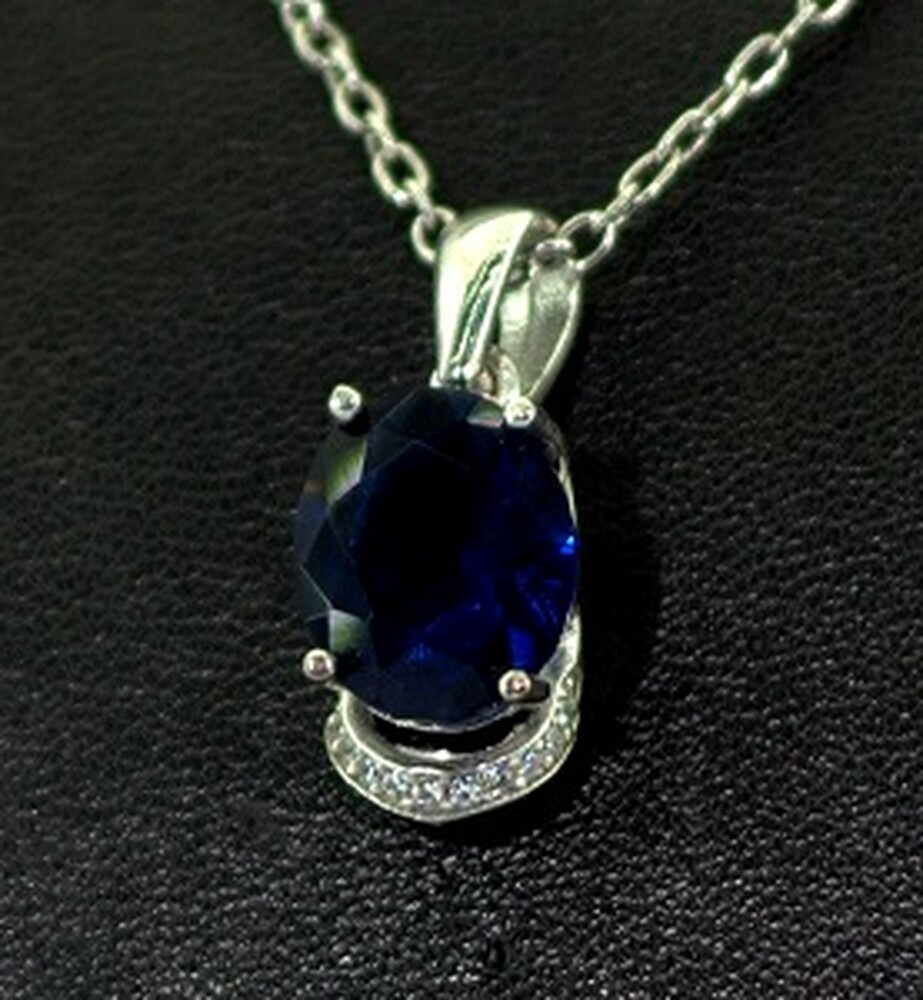 Срібна підвіска 925 проби 2,54 г з Лінде Танзанітом та цирконами 3,35 карат Срібна підвіска 925 проби 2,54 г з Лінде Танзанітом та цирконами 3,35 карат