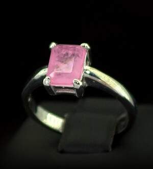 Серебряное кольцо 925 пробы 2,89 г с розовым Турмаліном 1,18 карат