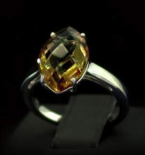 Серебряное кольцо 925 пробы 3,54 г с турецким Султанітом класса АААА 4,95 карат Серебряное кольцо 925 пробы 3,54 г с турецким Султанітом класса АААА 4,95 карат