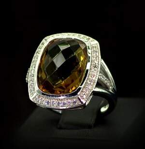 Серебряное кольцо 925 пробы 7,93 г с турецким Султанітом класса АААА и цирконами 8,31 карат Серебряное кольцо 925 пробы 7,93 г с турецким Султанітом класса АААА и цирконами 8,31 карат