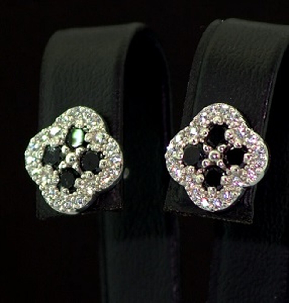 Серебряные серьги 925 пробы 3,32 г с белыми та черными Фианитами 2,3 карат Серебряные серьги 925 пробы 3,32 г с белыми та черными Фианитами 2,3 карат