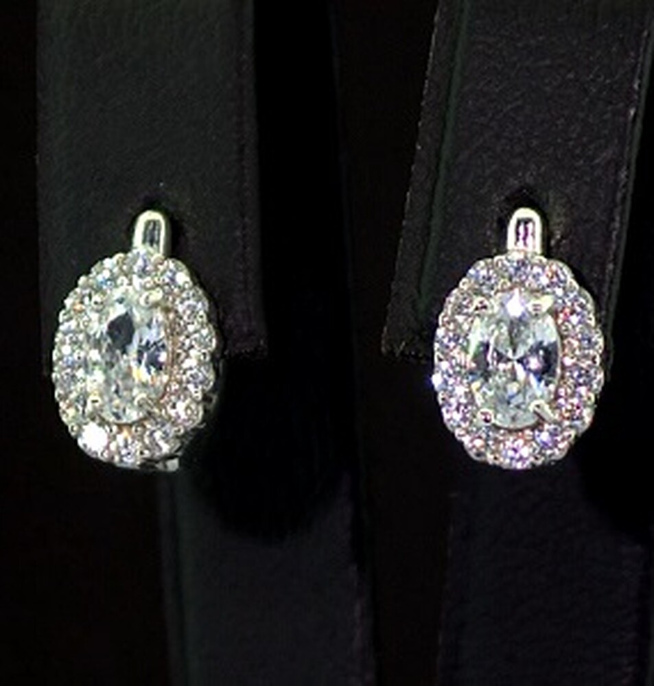 Серебряные серьги 925 пробы 2,94 г с Фианитами 2,15 карат Серебряные серьги 925 пробы 2,94 г с Фианитами 2,15 карат