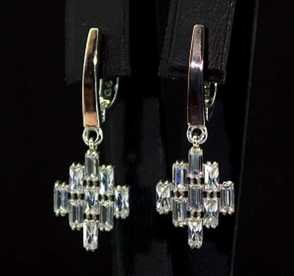 Серебряные серьги 925 пробы с позолотой 375 пробы 5,46 г с белыми Фианитами 3,6 карат Серебряные серьги 925 пробы с позолотой 375 пробы 5,46 г с белыми Фианитами 3,6 карат