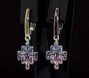 Серебряные серьги 925 пробы с позолотой 375 пробы 5,47 г с кольоровим Фианитами 3,6 карат Серебряные серьги 925 пробы с позолотой 375 пробы 5,47 г с кольоровим Фианитами 3,6 карат