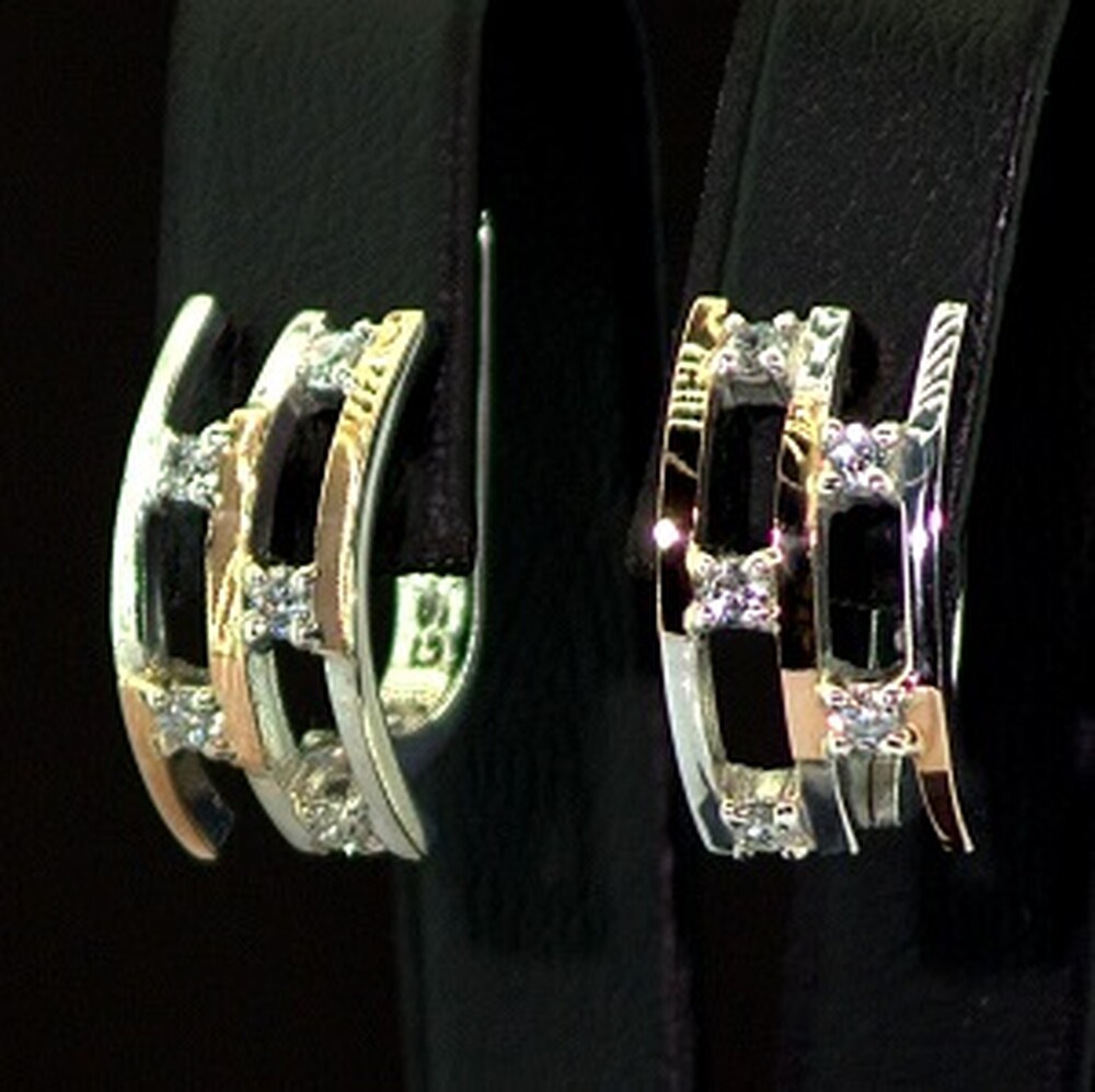 Серебряные серьги 925 пробы с позолотой 375 пробы 3,9 г с белыми Фианитами 0,6 карат Серебряные серьги 925 пробы с позолотой 375 пробы 3,9 г с белыми Фианитами 0,6 карат