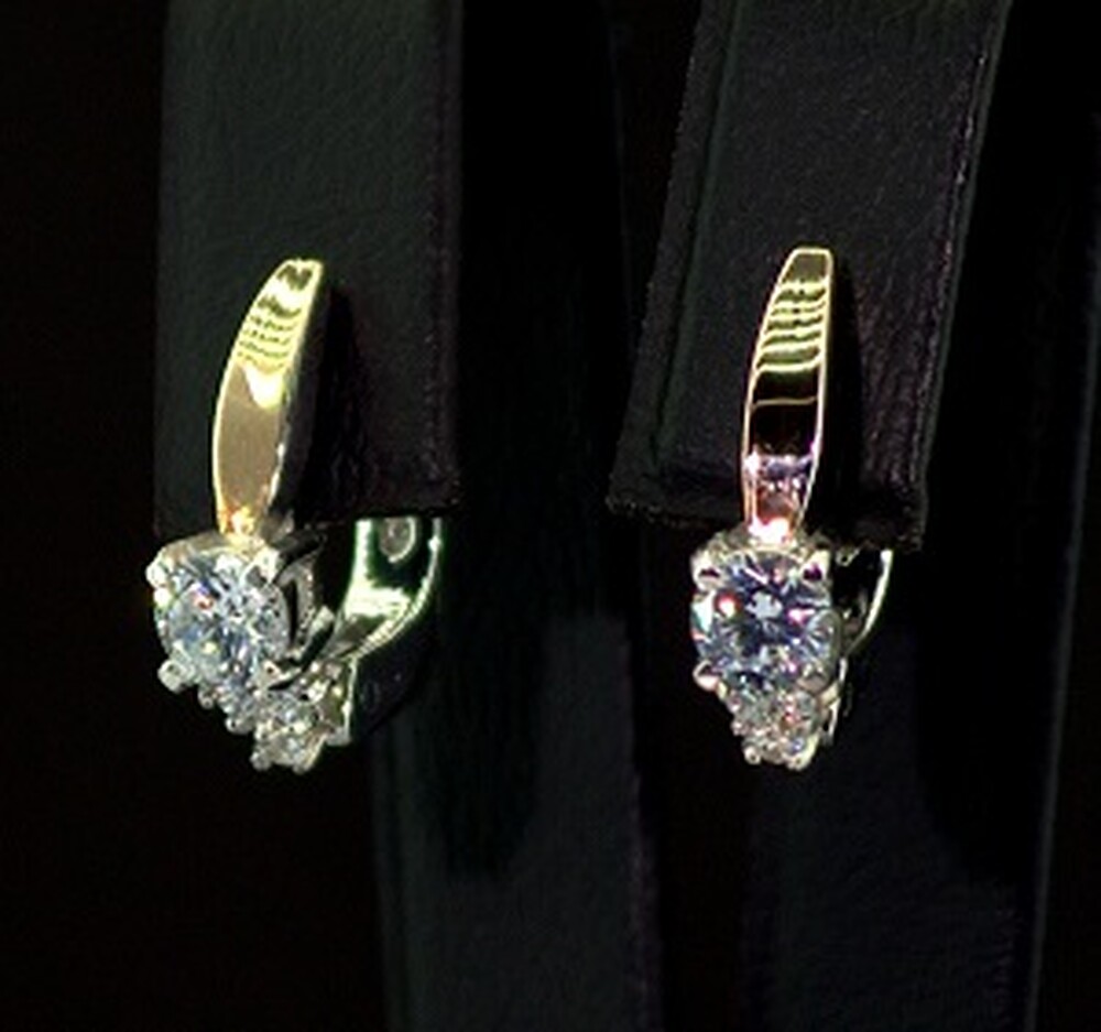 Серебряные серьги 925 пробы с позолотой 375 пробы 3,56 г с белыми Фианитами 1,5 карат Серебряные серьги 925 пробы с позолотой 375 пробы 3,56 г с белыми Фианитами 1,5 карат