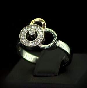 Серебряное кольцо 925 пробы с позолотой 375 пробы 3,52 г с белыми Фианитами 0,3 карат Серебряное кольцо 925 пробы с позолотой 375 пробы 3,52 г с белыми Фианитами 0,3 карат