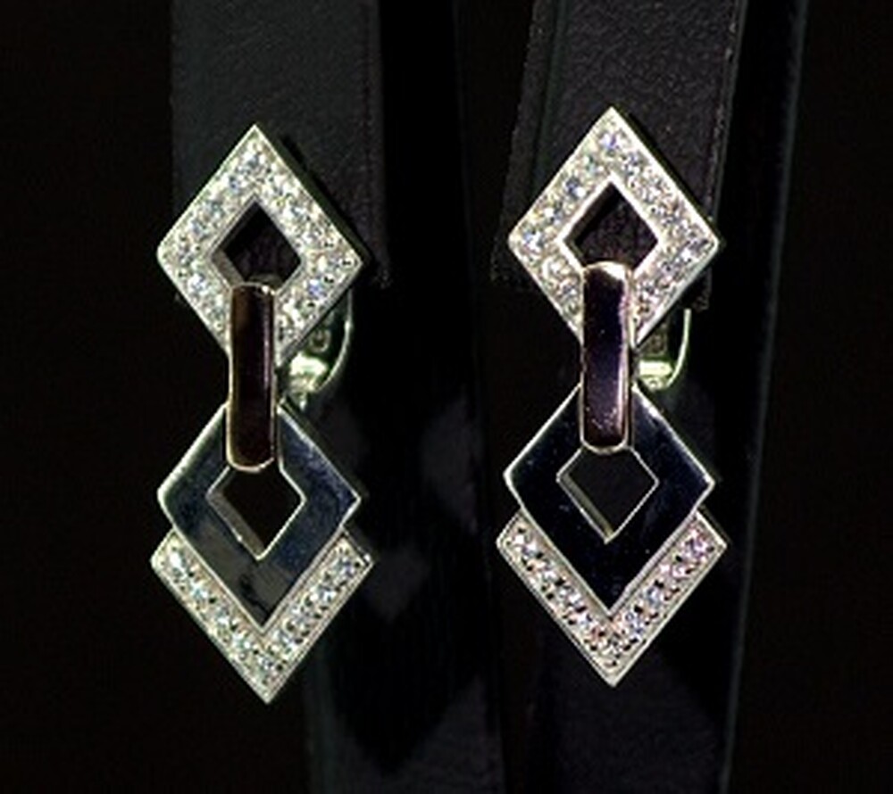 Серебряные серьги 925 пробы с позолотой 375 пробы 5,6 г с белыми Фианитами 0,75 карат Серебряные серьги 925 пробы с позолотой 375 пробы 5,6 г с белыми Фианитами 0,75 карат