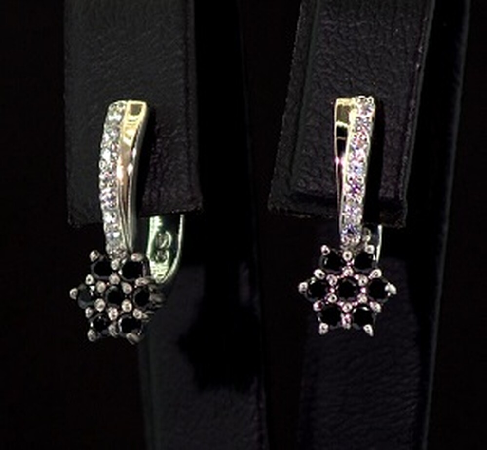 Серебряные серьги 925 пробы с позолотой 375 пробы 3,08 г с белыми та черными Фианитами 1,15 карат Серебряные серьги 925 пробы с позолотой 375 пробы 3,08 г с белыми та черными Фианитами 1,15 карат