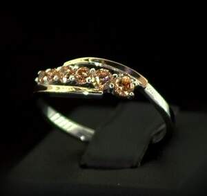 Серебряное кольцо 925 пробы с позолотой 375 пробы 2,12 с желтыми Фианитами 0,75 карат