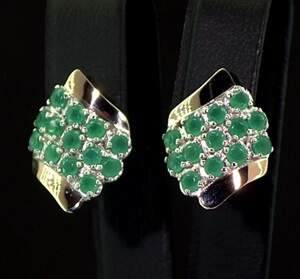 Серебряные серьги 925 пробы с позолотой 375 пробы 5,78 г с зелеными Фианитами 3,4 карат Серебряные серьги 925 пробы с позолотой 375 пробы 5,78 г с зелеными Фианитами 3,4 карат