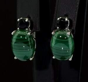 Серебряные серьги 925 пробы 7,43 гр. с Малахитами и черной мадагаскарской Шпинелью 19,65 карат Серебряные серьги 925 пробы 7,43 гр. с Малахитами и черной мадагаскарской Шпинелью 19,65 карат