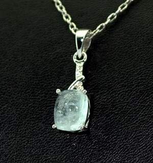 Серебряная подвеска 925 пробы 2,03 гр. с замбийским Аквамарином и топазами из США 3,3 карат Серебряная подвеска 925 пробы 2,03 гр. с замбийским Аквамарином и топазами из США 3,3 карат