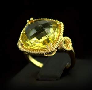 Серебряное кольцо 925 пробы 5,8 гр. з золотистим Кварцом 10,71 карат